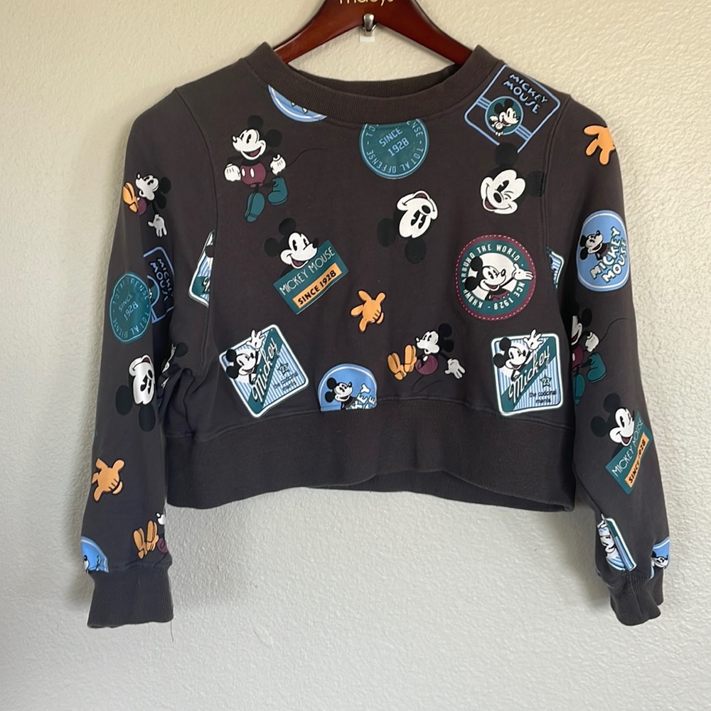 Mickey Mouse crew neck sweater size S